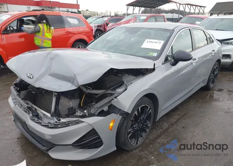 2021 Kia K5 Gt-Line z USA, uszkodzony, nr VIN 5XXG64J20MG022945